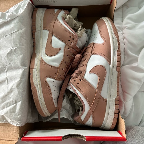 Nike Dunk Low - Picture 1 of 6